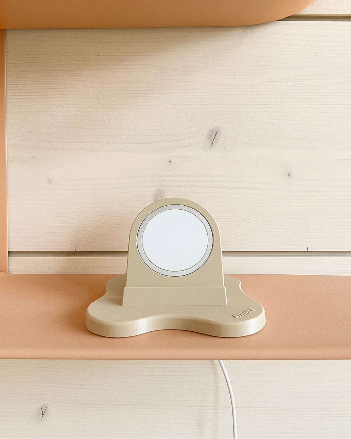 Beige Puddle II Magsafe laturinteline